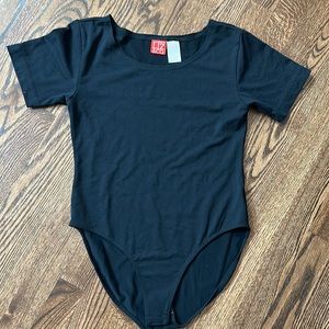 Liz Claiborne Scoop Neck Bodysuit in Black